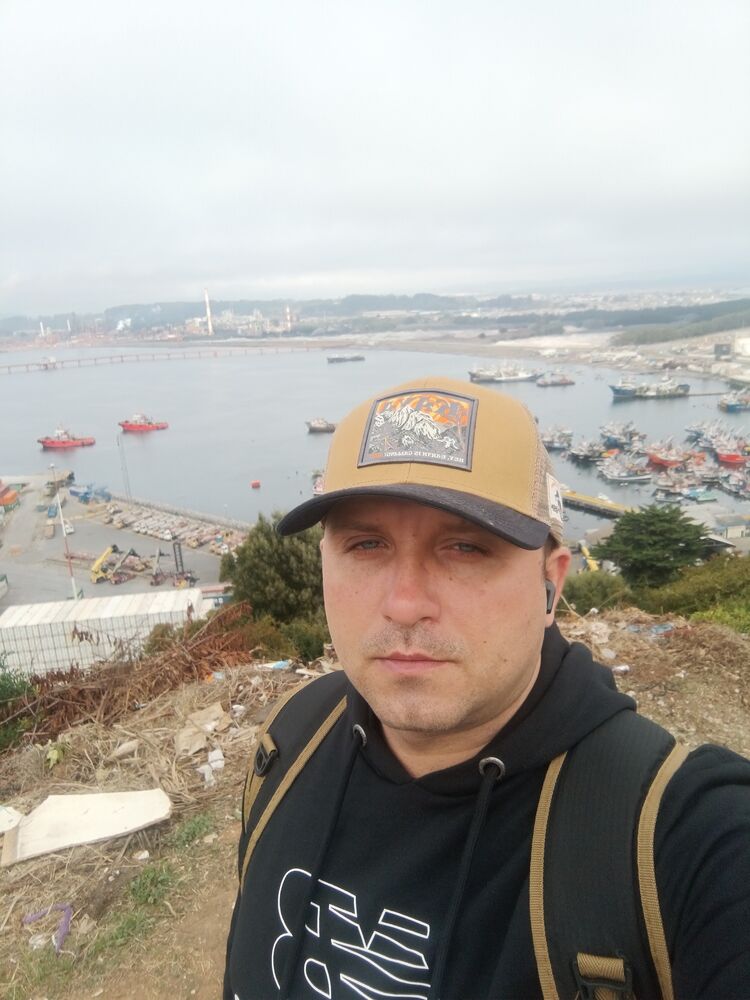  ,   Ruslan, 38 ,   ,   
