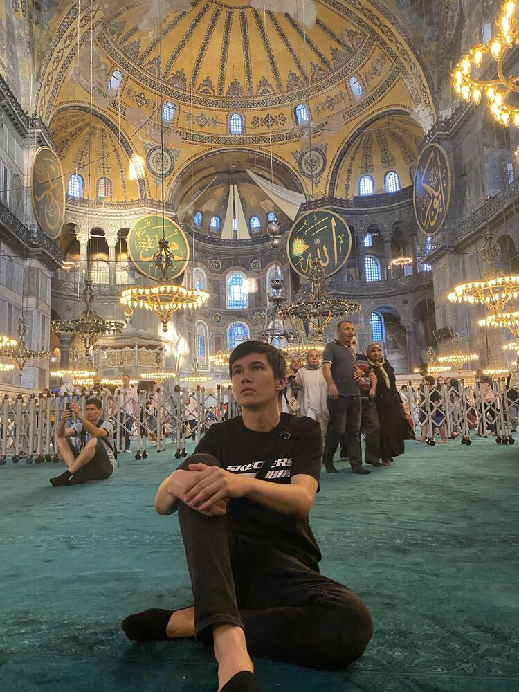  ,   Abuyefes, 21 ,  