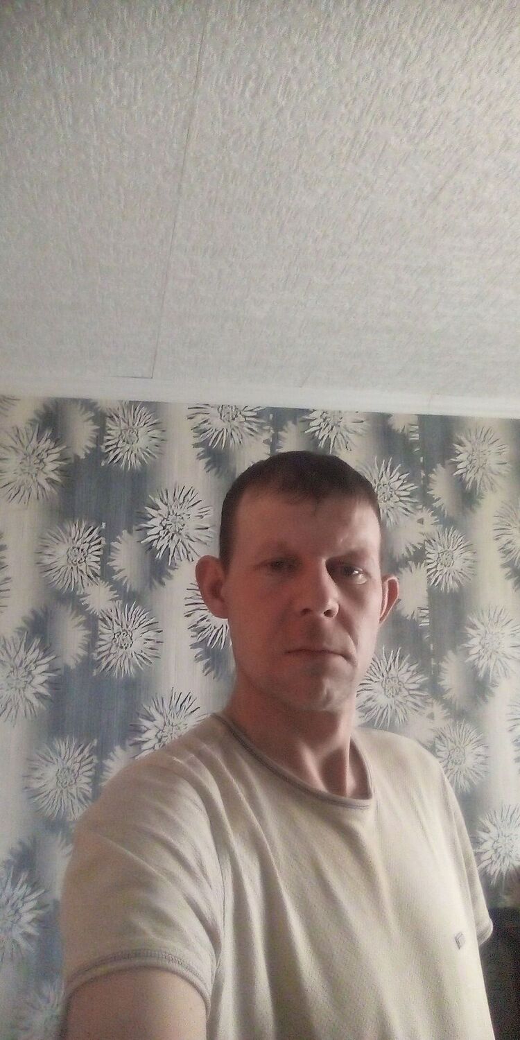  42327005  Sergei, 38 ,    