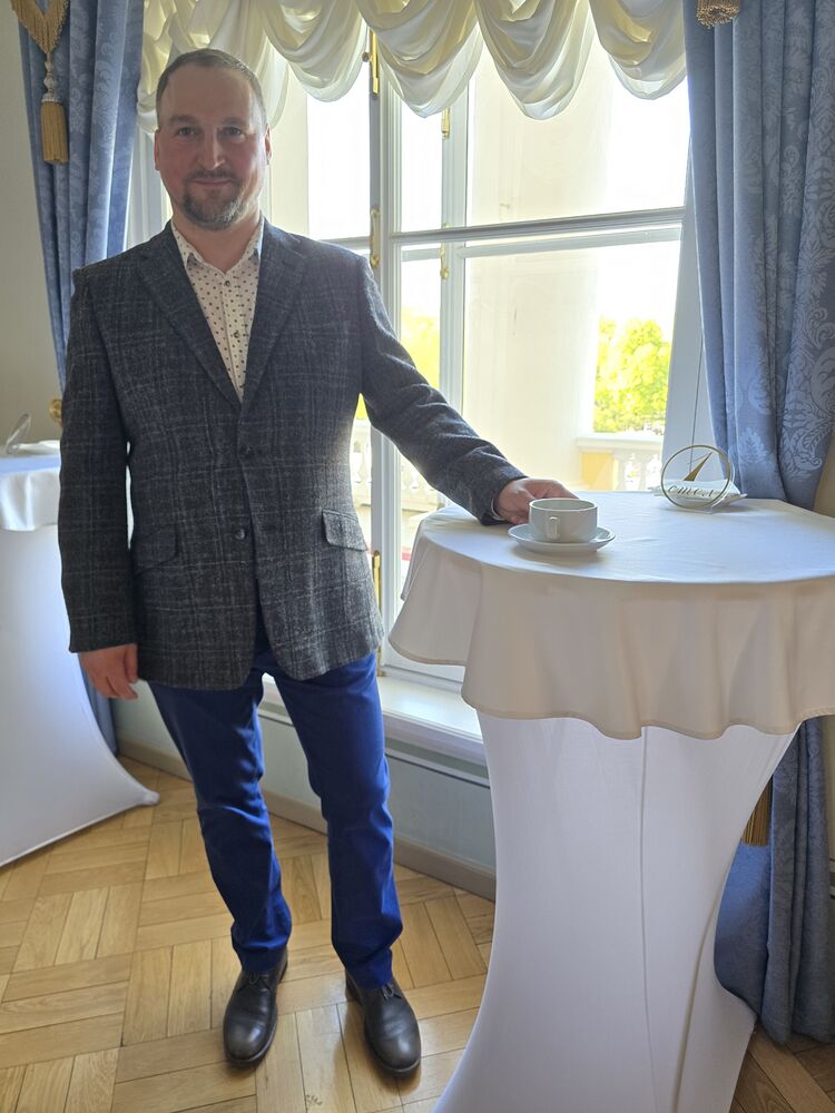  51595165  AP, 45 ,    -