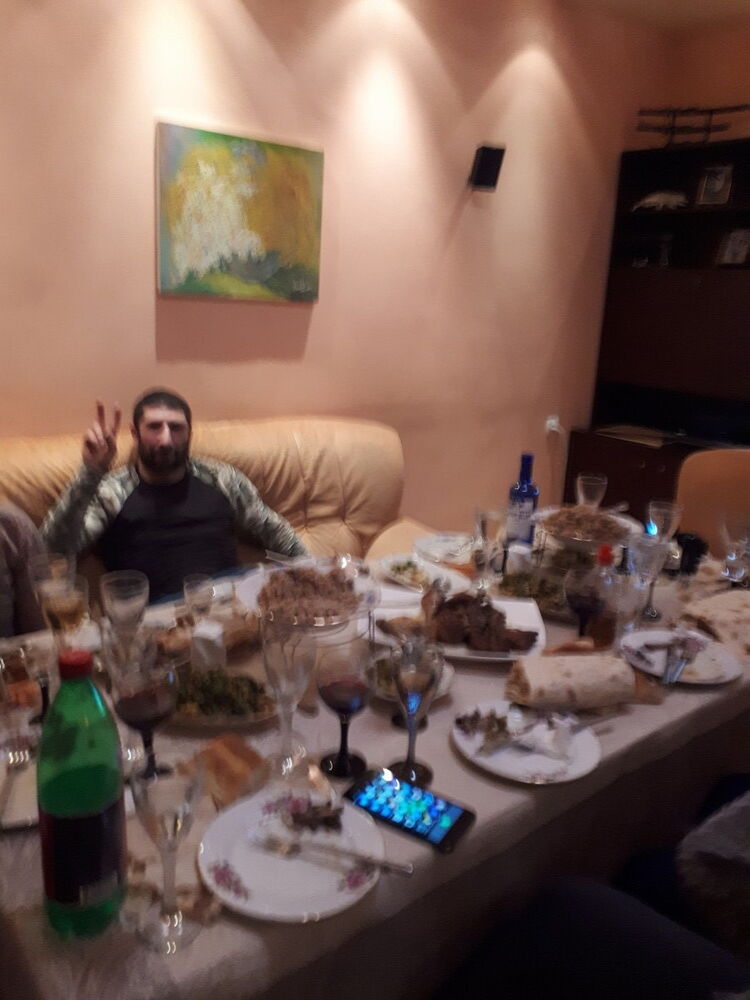  ,   Armen, 47 ,   ,   , c 