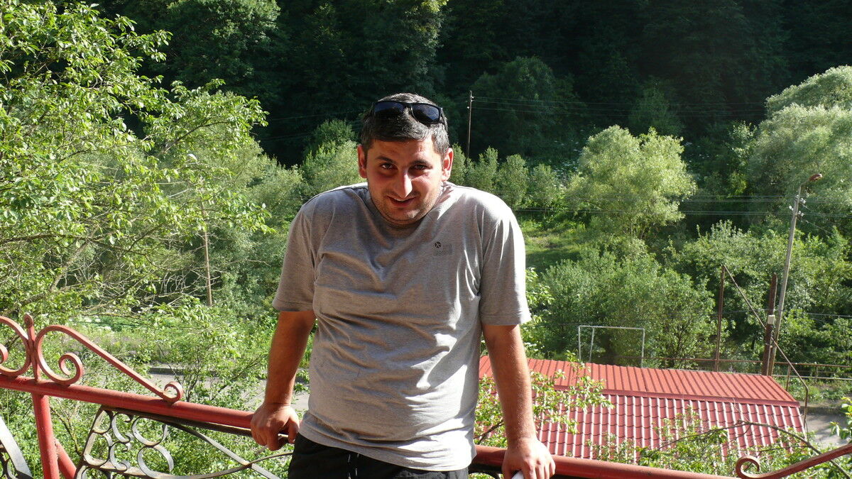  4700225  M    M, 41 ,    