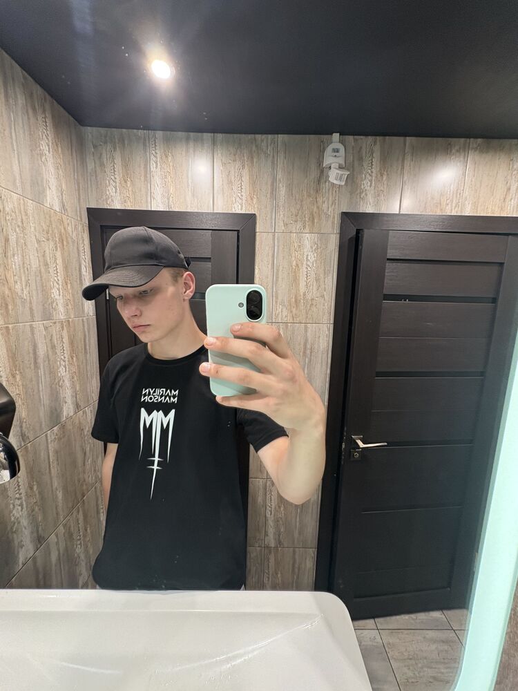  52827745  , 19 ,    
