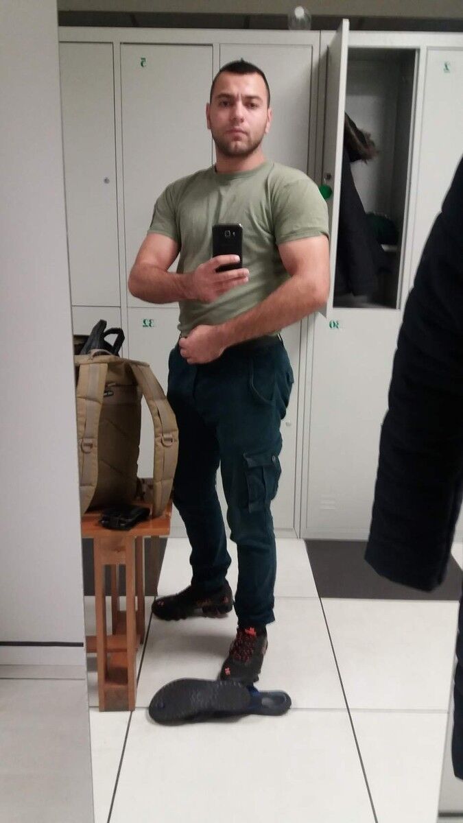  ,   Tudor, 32 ,   ,   , c 