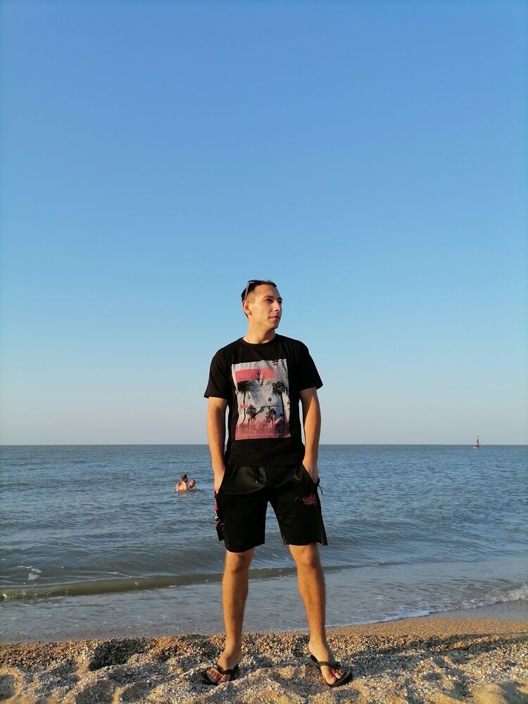  ,   Vlad, 28 ,   ,   , c , 