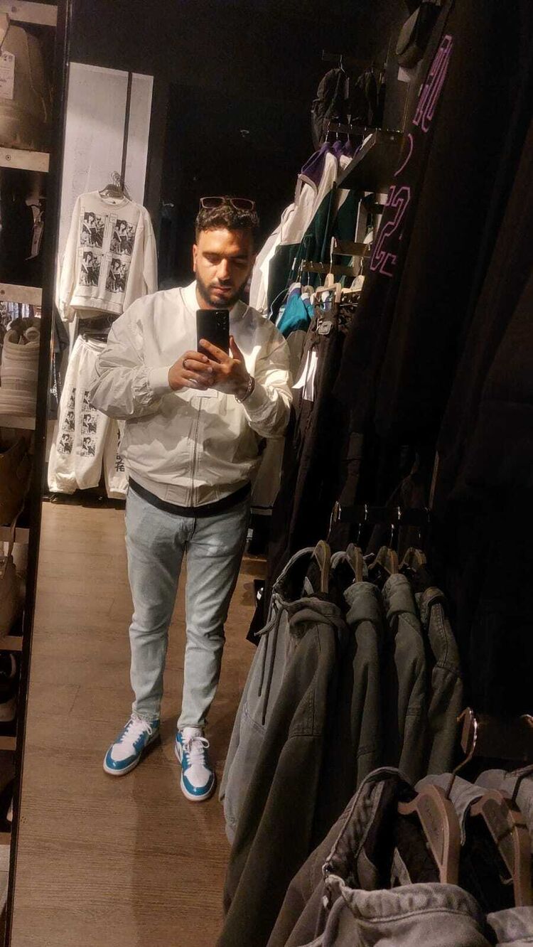  49267345  Hicham, 33 ,    