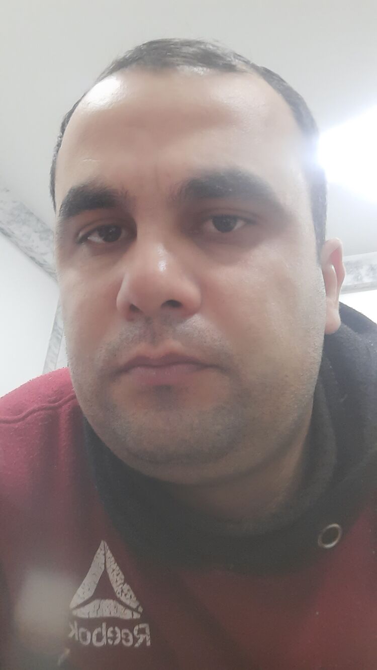  31285075  Bahrom, 38 ,    