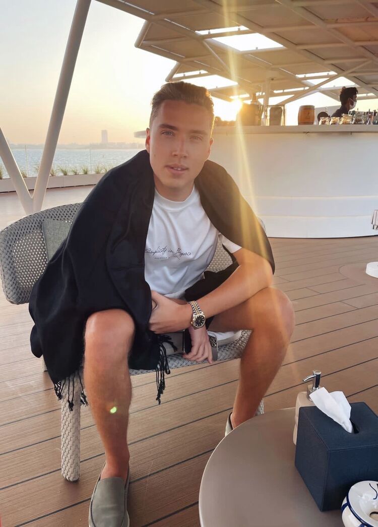 ,   ̨, 29 ,   ,   