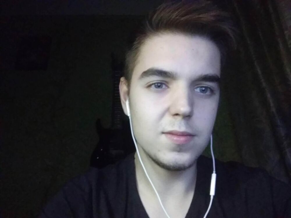  17706565  Vladislav, 28 ,    