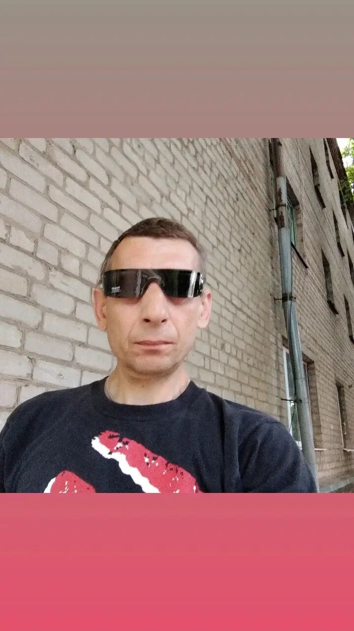  48326635  Sasha, 49 ,    