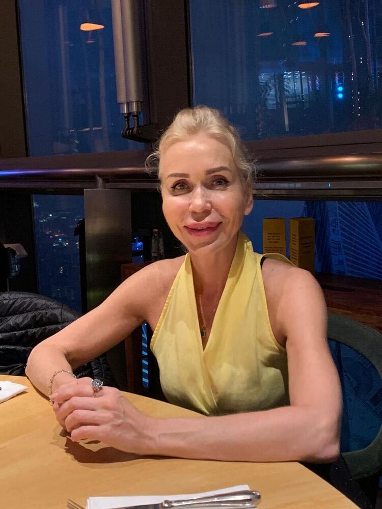  ,   Elena, 49 ,     , c 