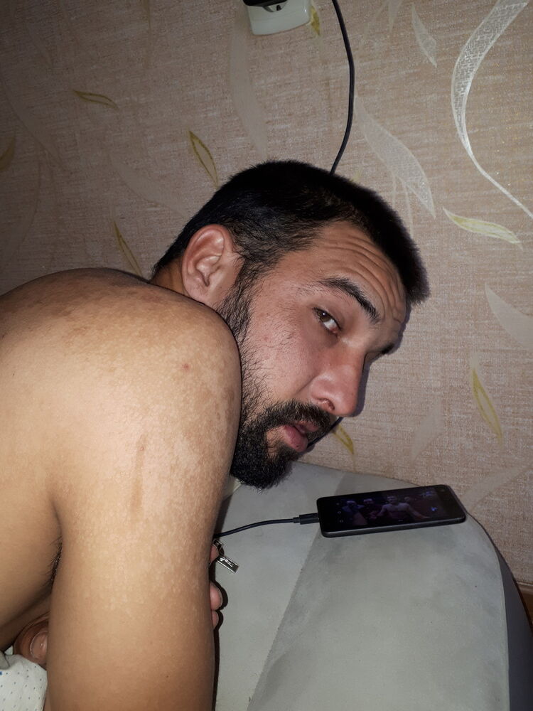  ,   Alex, 34 ,   ,   , c , 