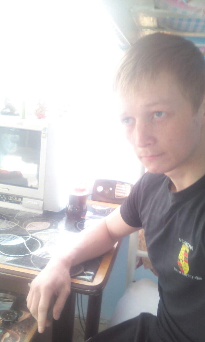  ,   Sergei, 32 ,   