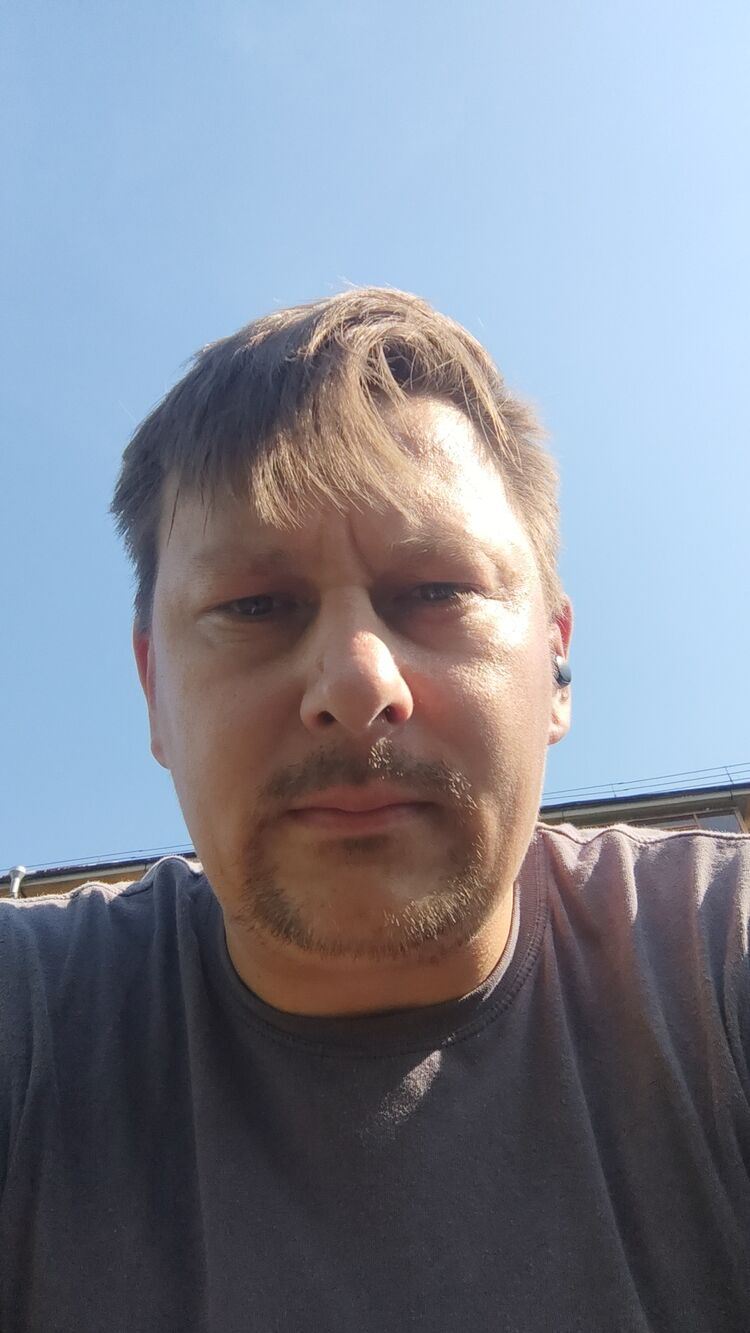  ,   Valentin, 37 ,   ,   