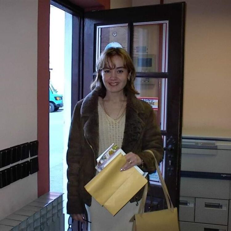  31945945  Veronika, 57 ,    
