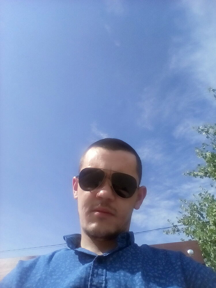  ,   Ruslan, 35 ,   ,   , c 