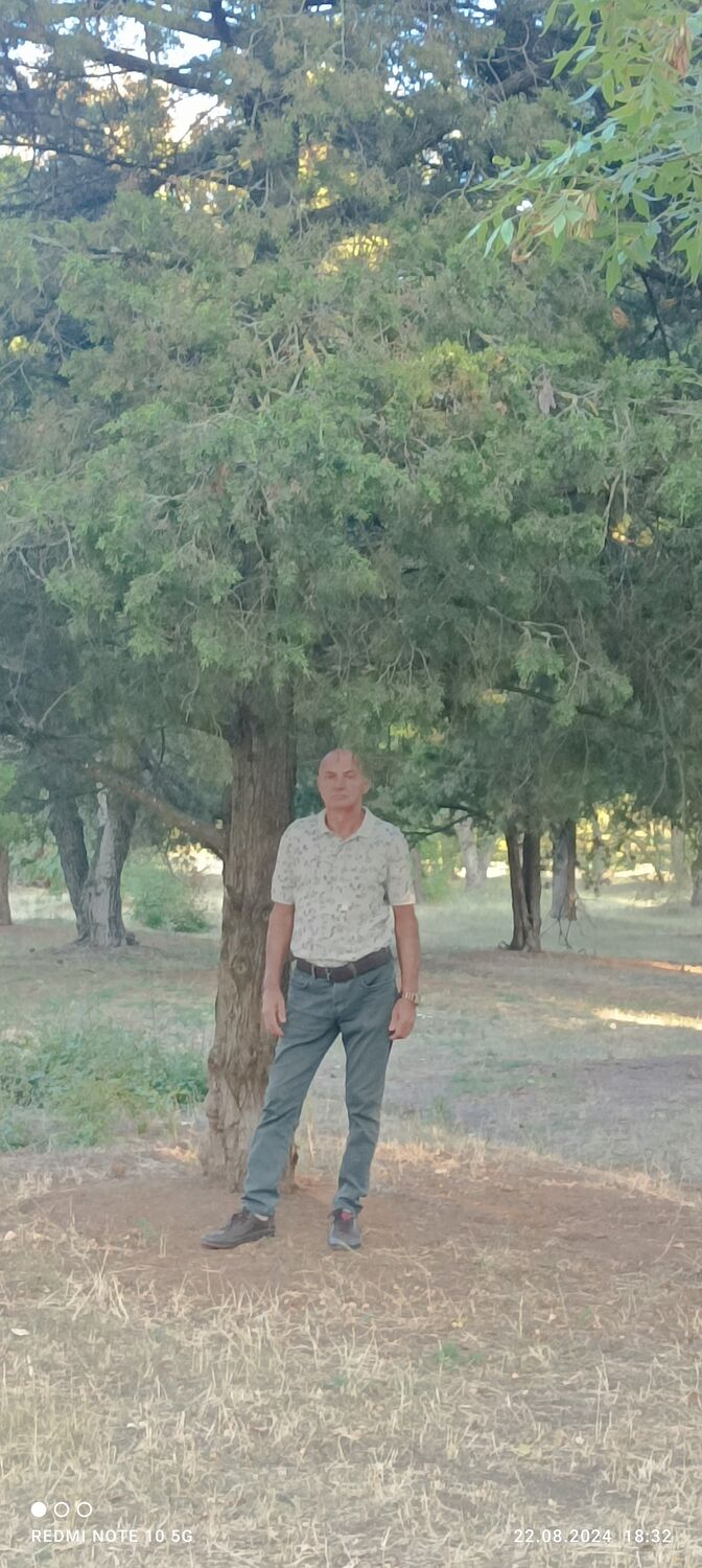  ,   Kamil, 57 ,   ,   