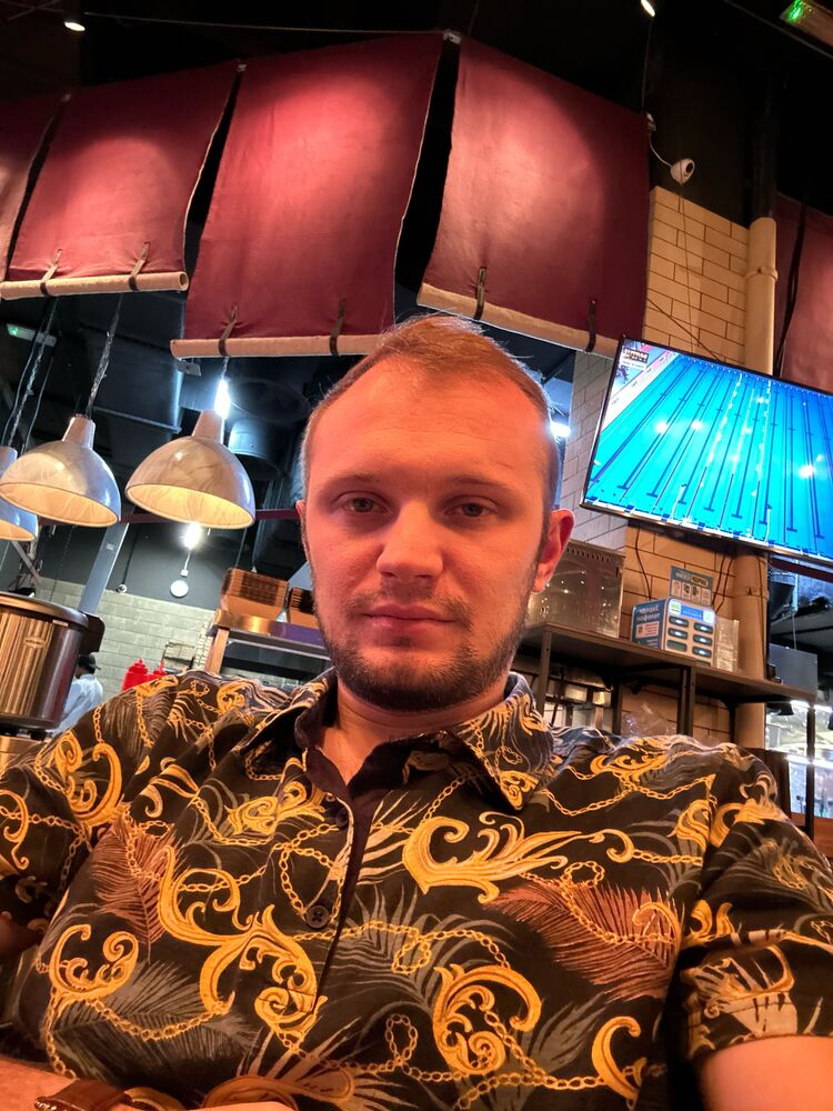  40127865  BOSS, 35 ,    