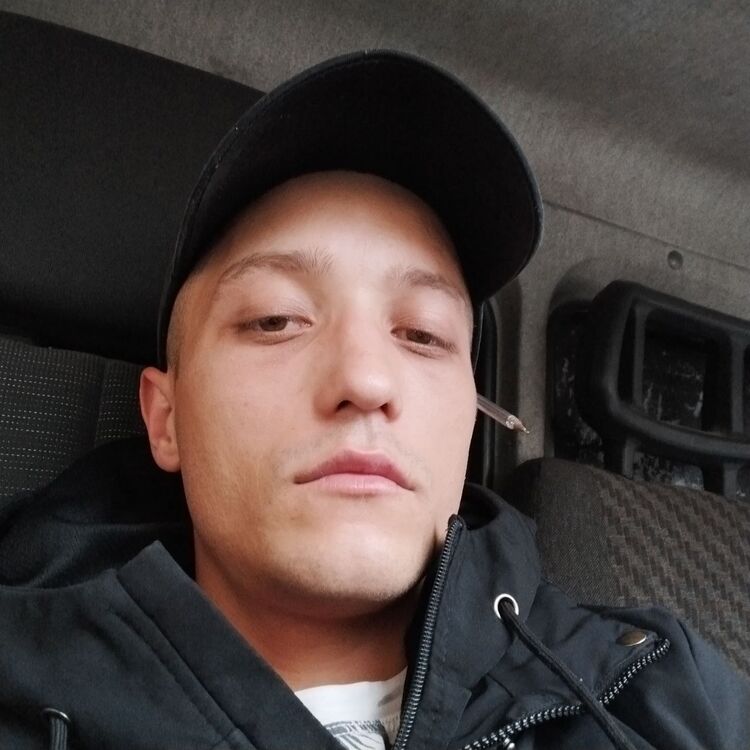  48168425  , 28 ,    