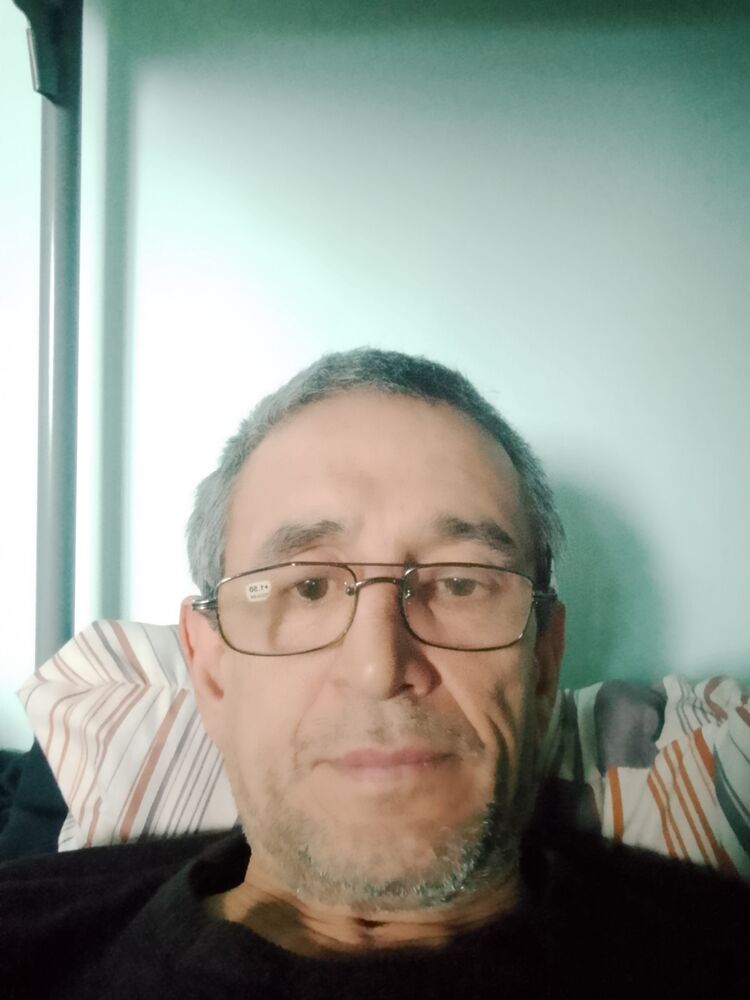  48705505  , 52 ,    