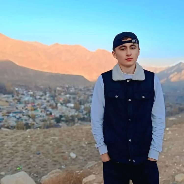  54776445  Amir, 20 ,    