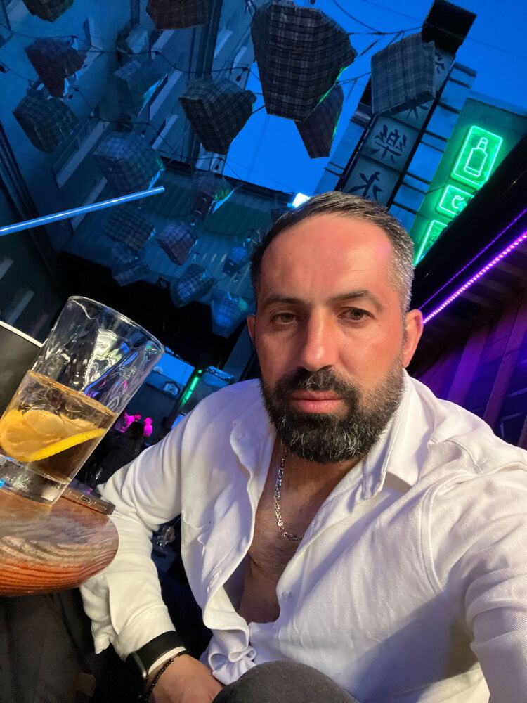  44079485  Mustafa, 35 ,    