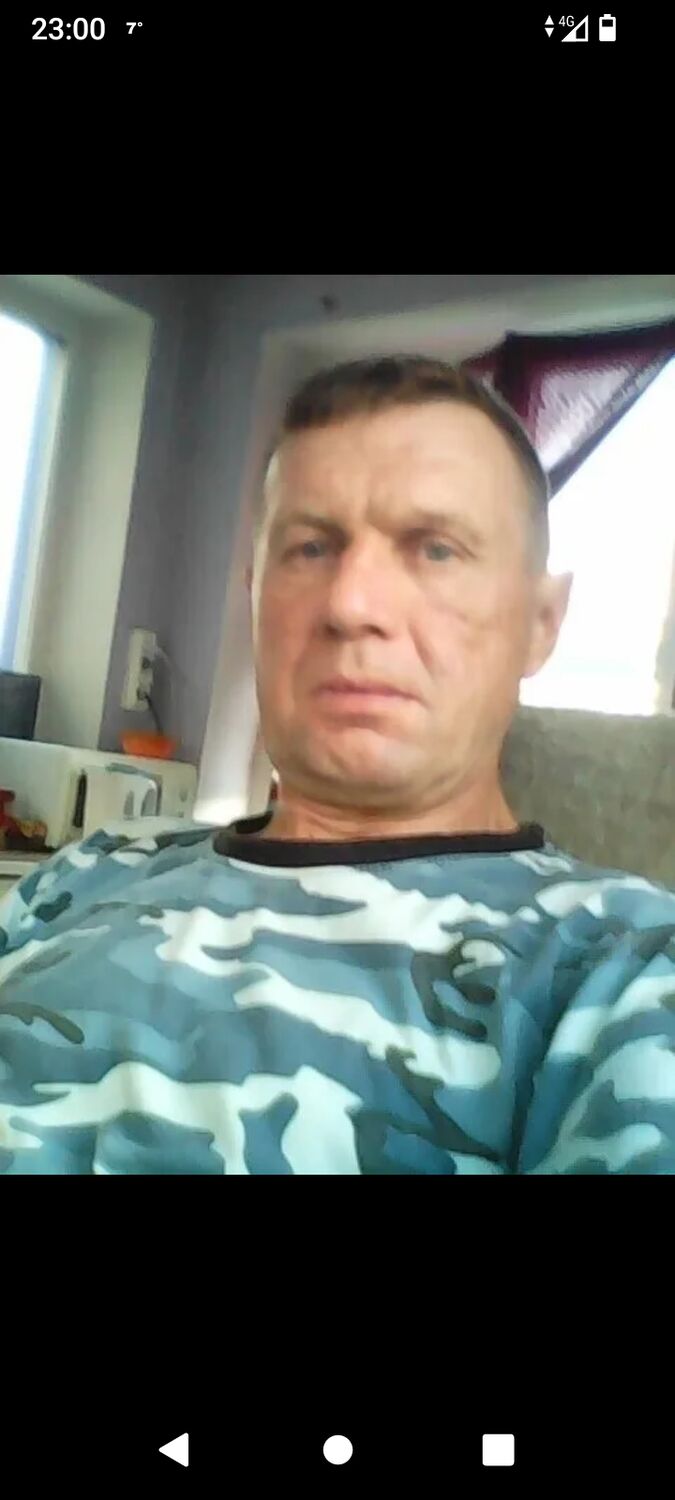 44173765  Igor, 54 ,    