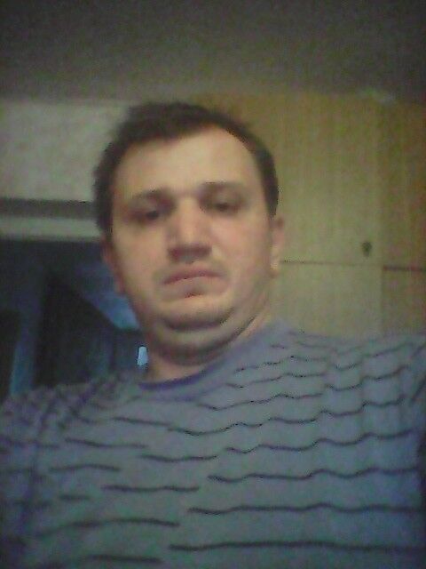  11098945  Viktor, 38 ,    