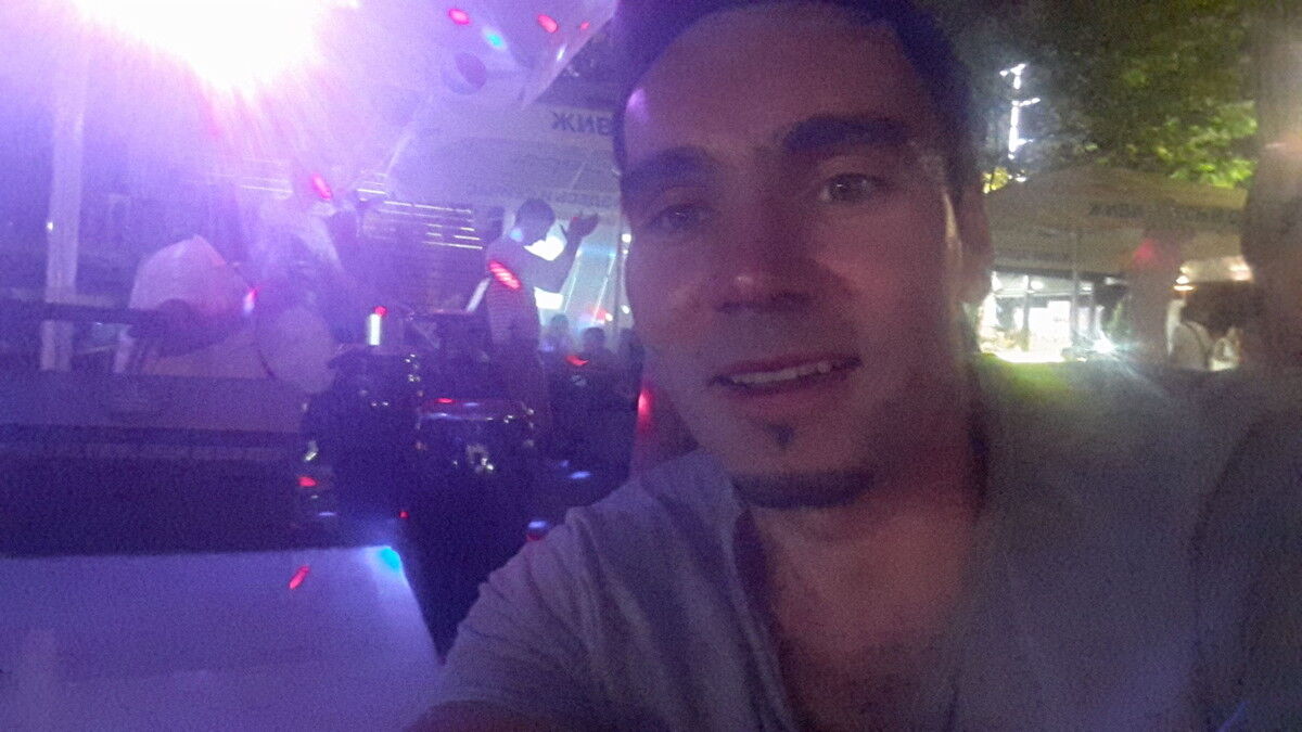  15306115  Pavel, 40 ,    