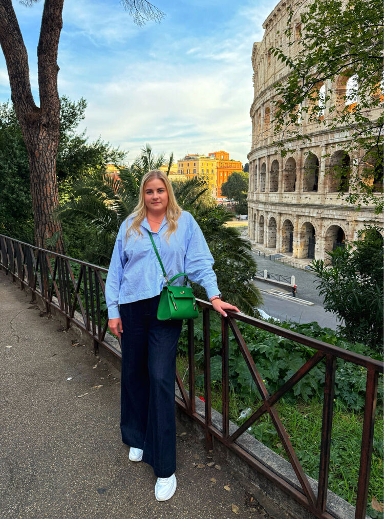  51495655  , 35 ,    Dejvice