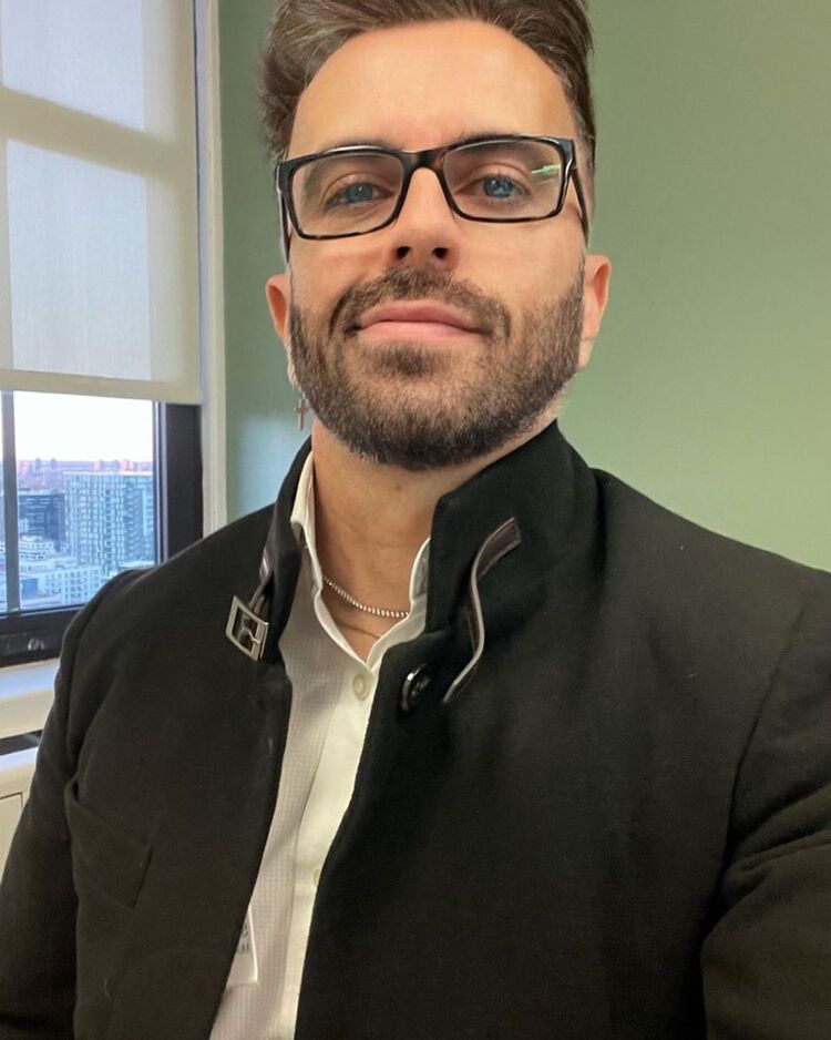  40726635  Pedro Fred, 45 ,    Milan
