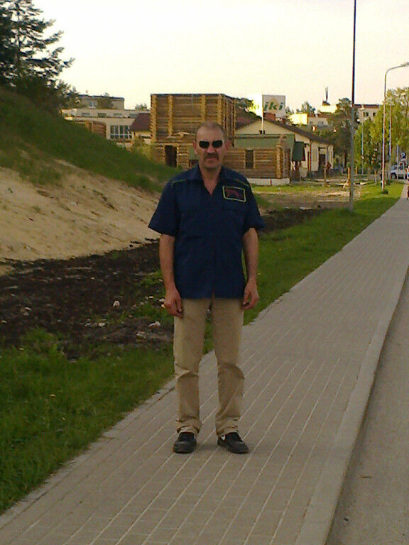  ,   Arturs, 61 ,   ,   , c 