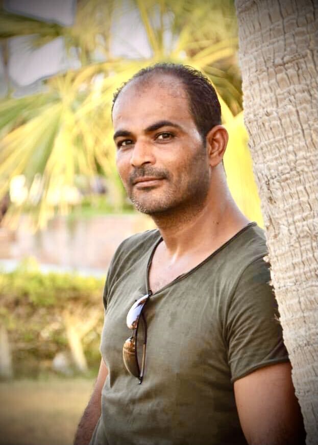  25477175  Omar, 40 ,    