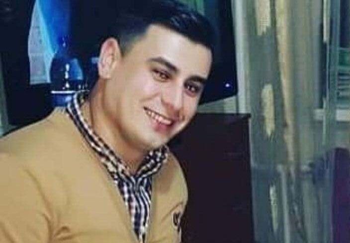  54151285  Farzin, 39 ,    