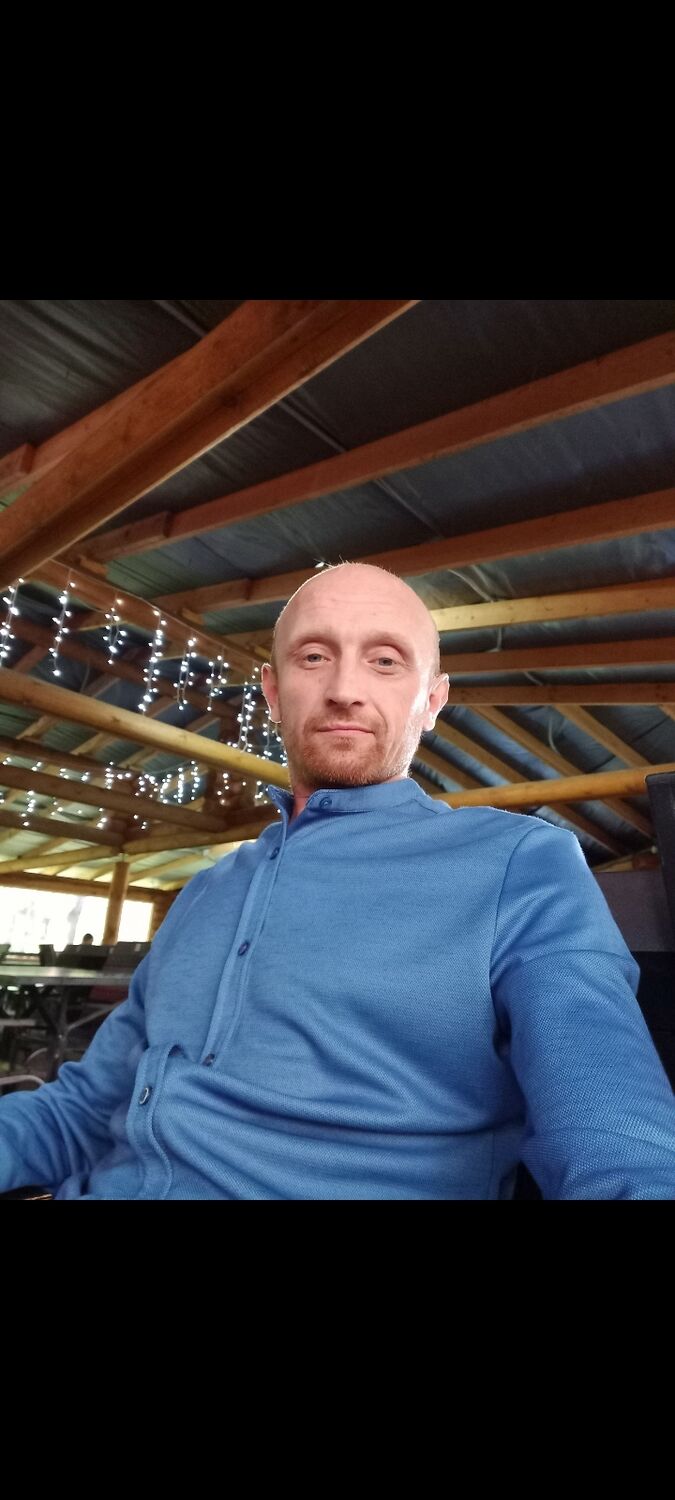  42318175  Anton, 43 ,    