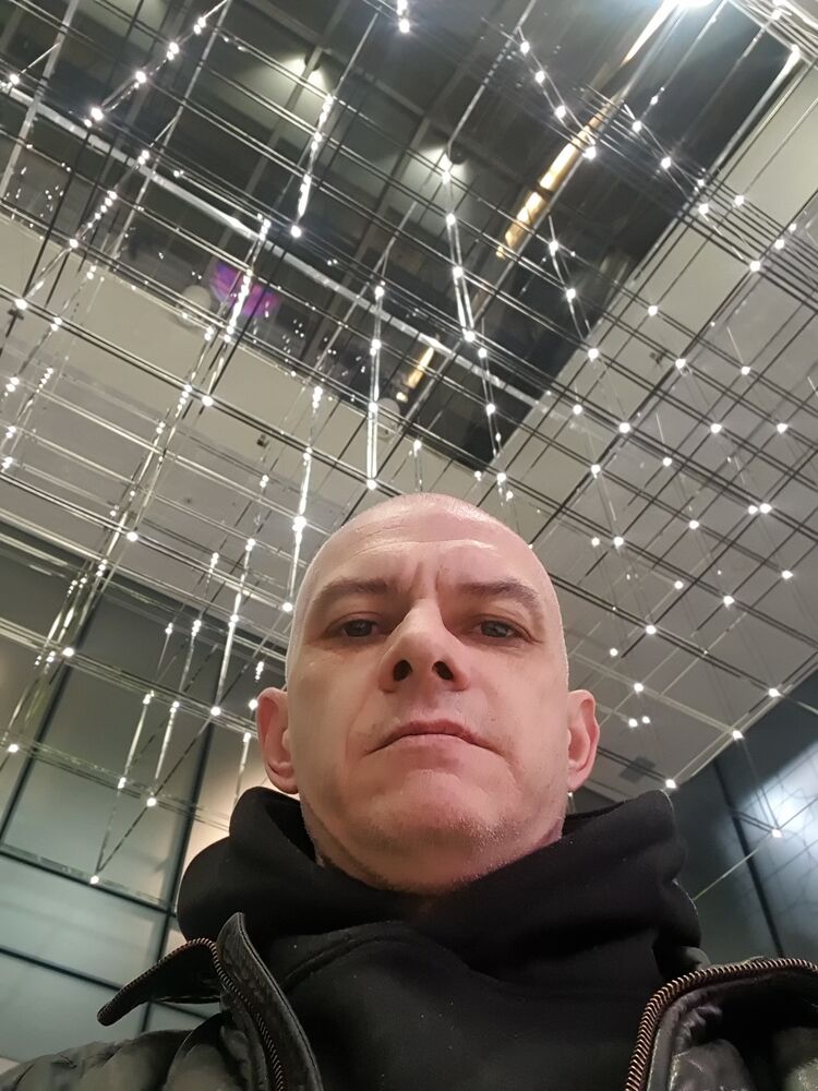  48445275  Sergei, 47 ,    