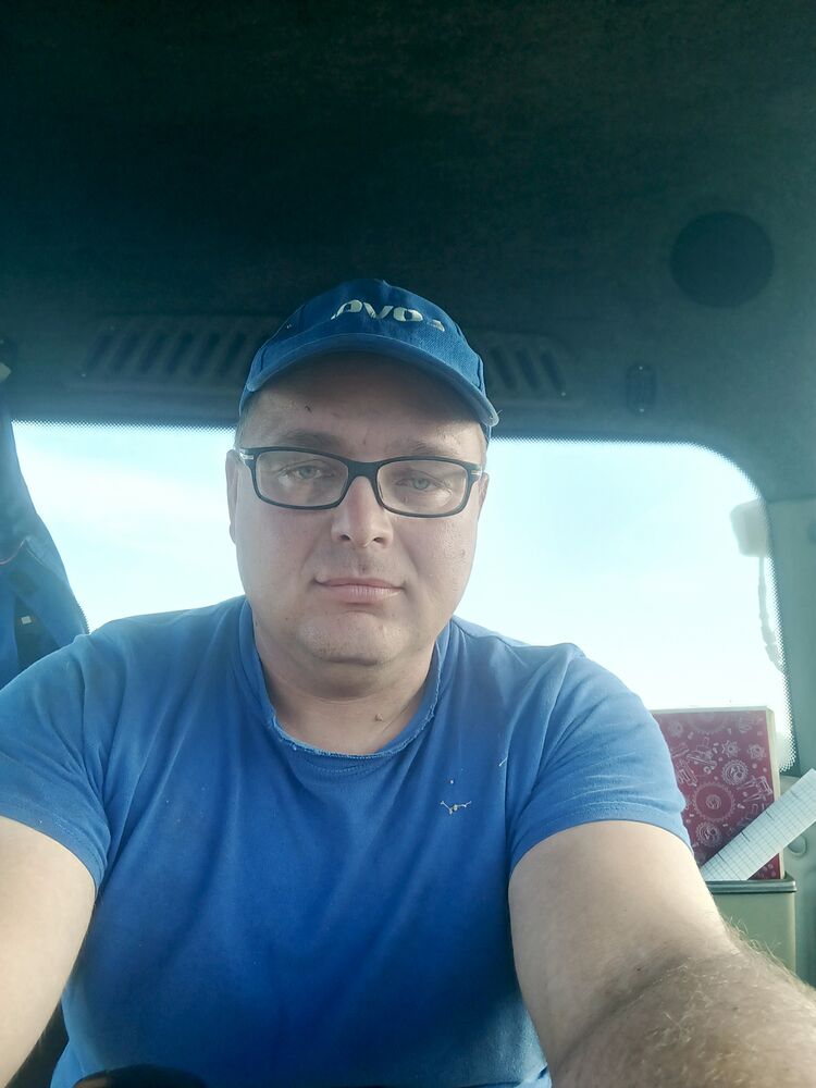  46162435  , 41 ,    