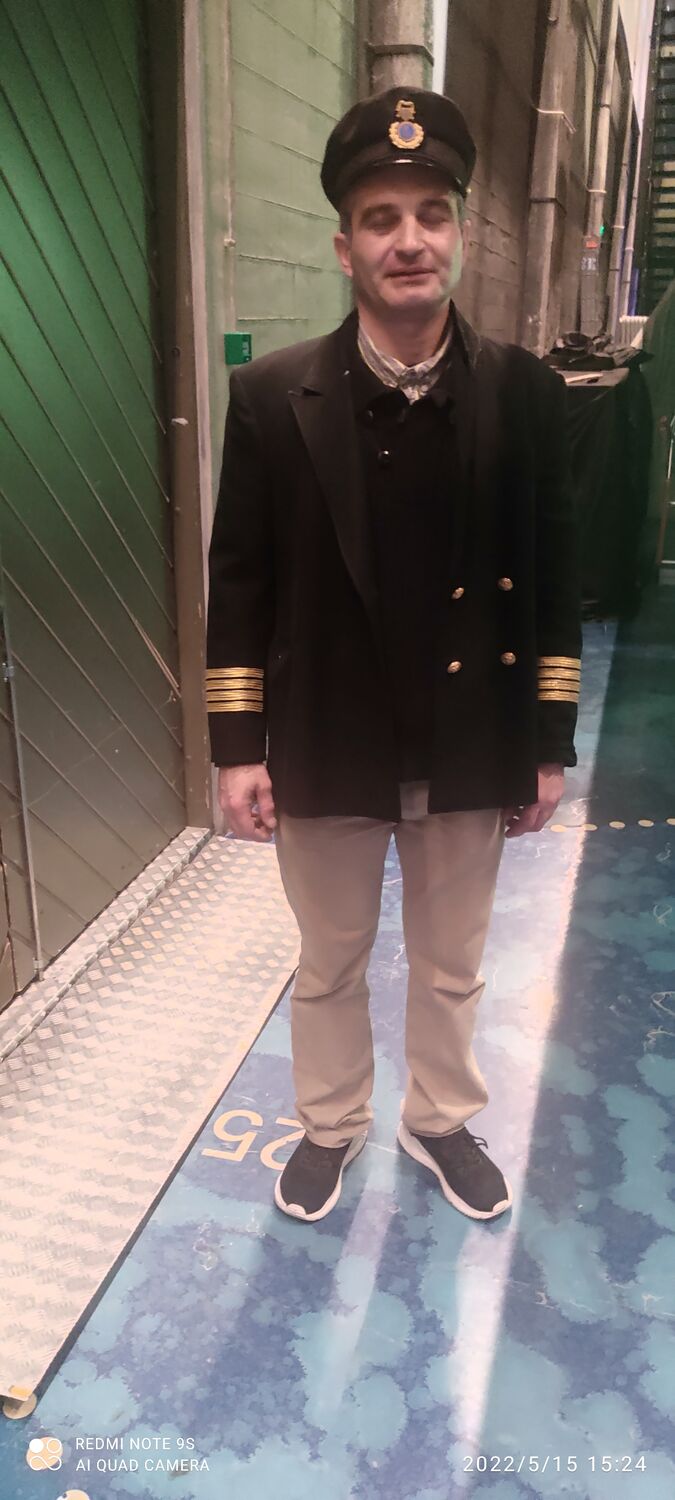  26921955  David, 48 ,    