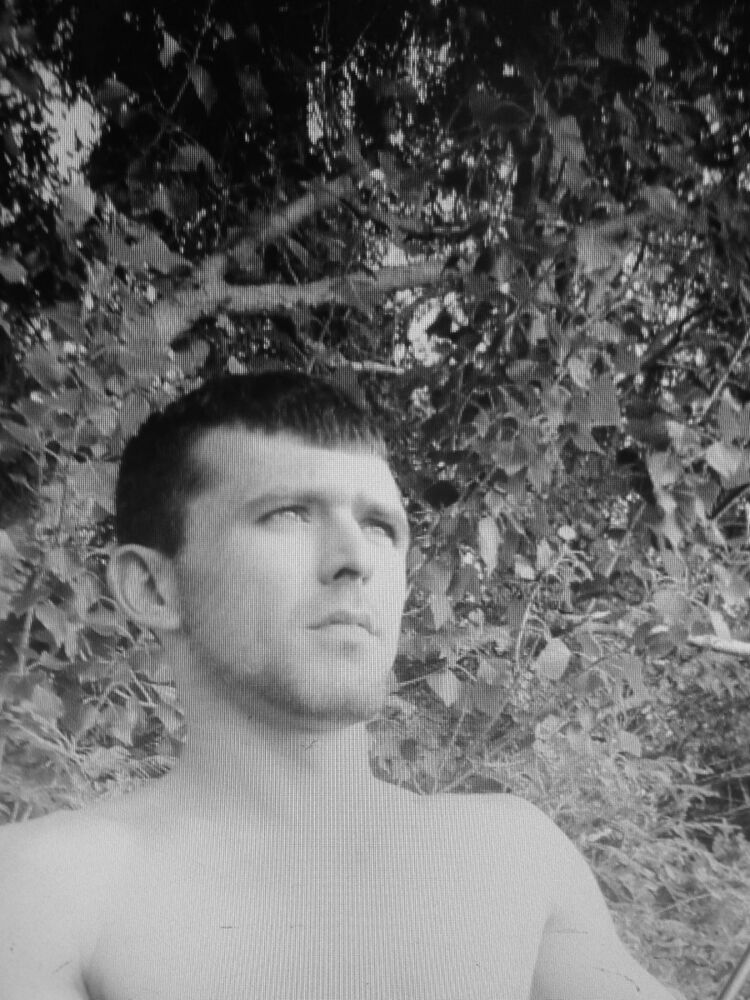  ,   Artem, 36 ,  