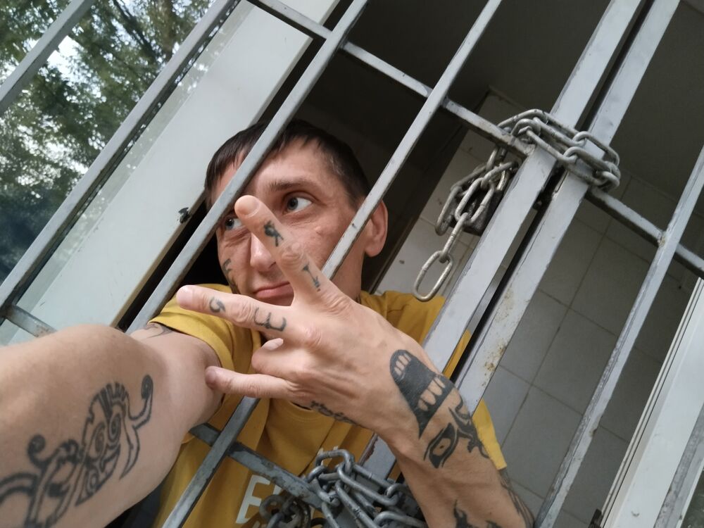  36511465  Adam, 40 ,    