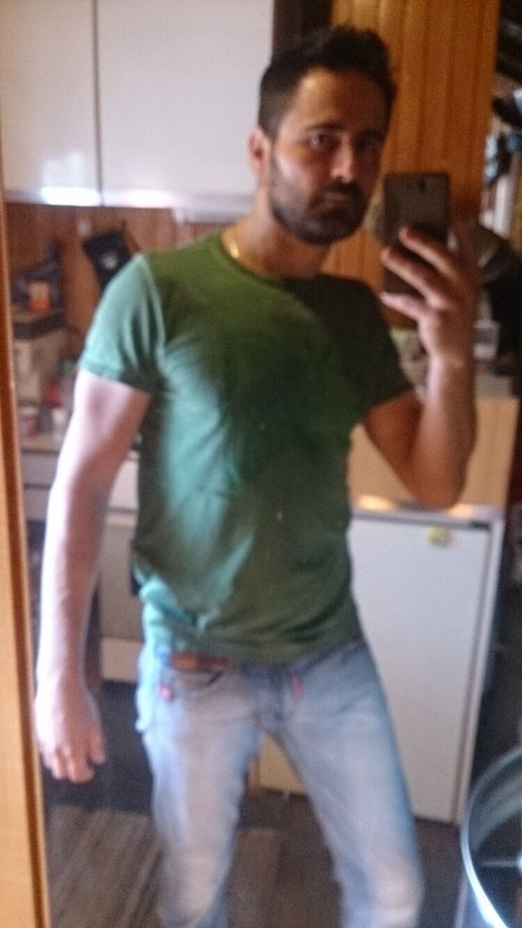  27984255  Mario, 43 ,    