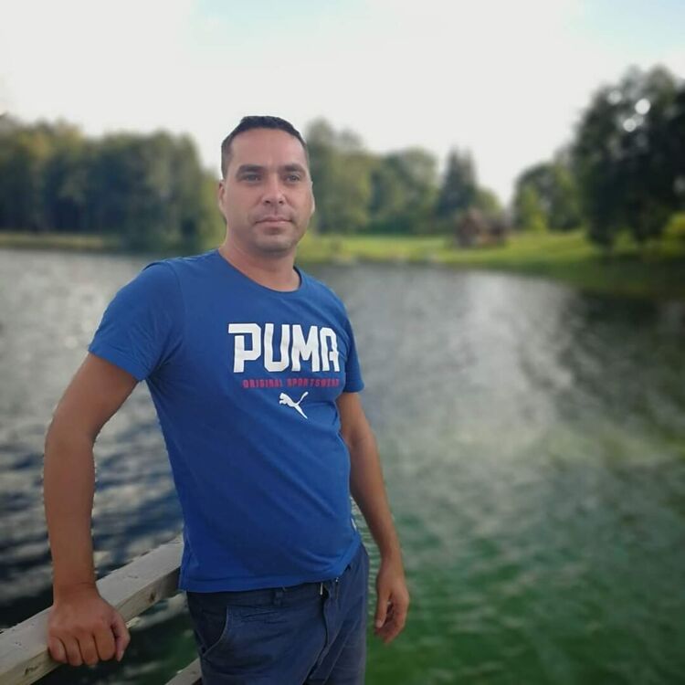  21958495  Sergej, 45 ,    