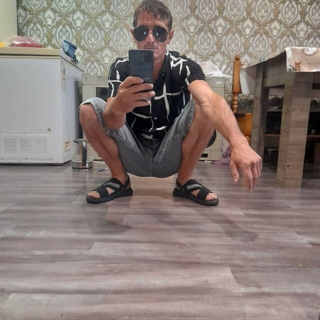  48159765  Igor, 43 ,    