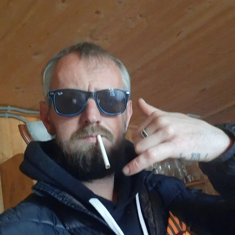  27082285  Andrey, 37 ,    