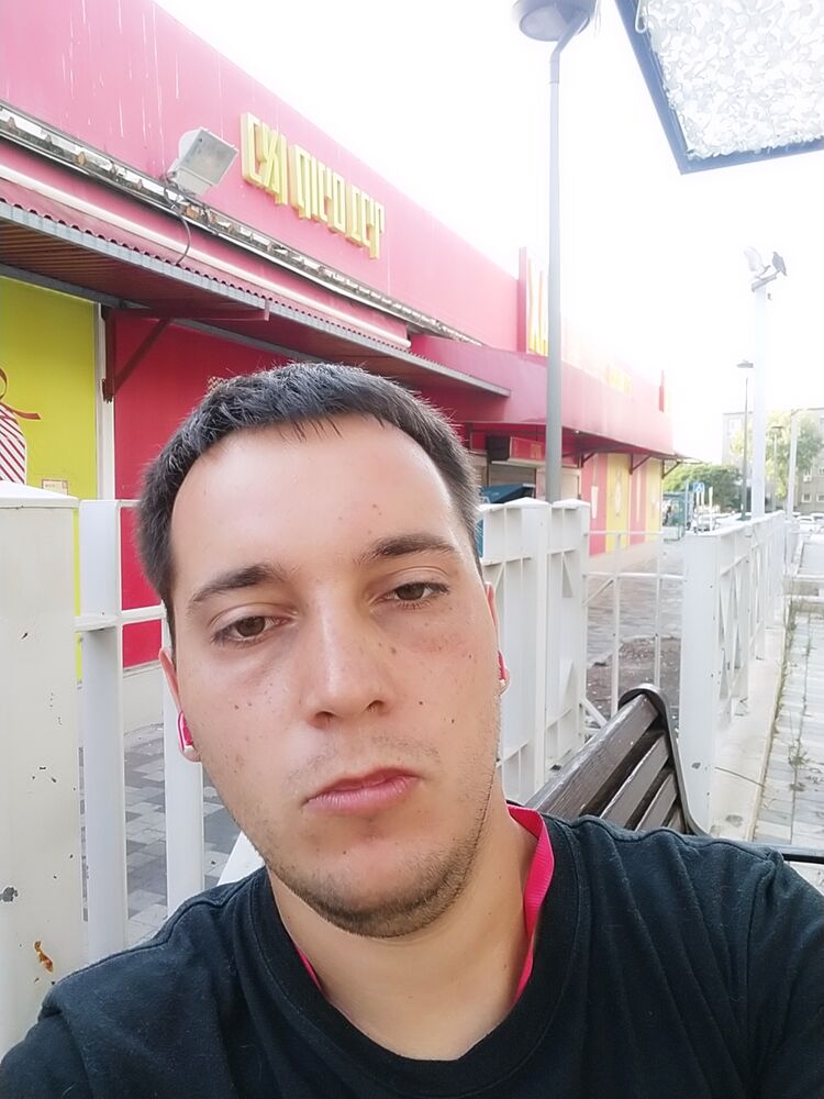  36657975  Alex, 30 ,    