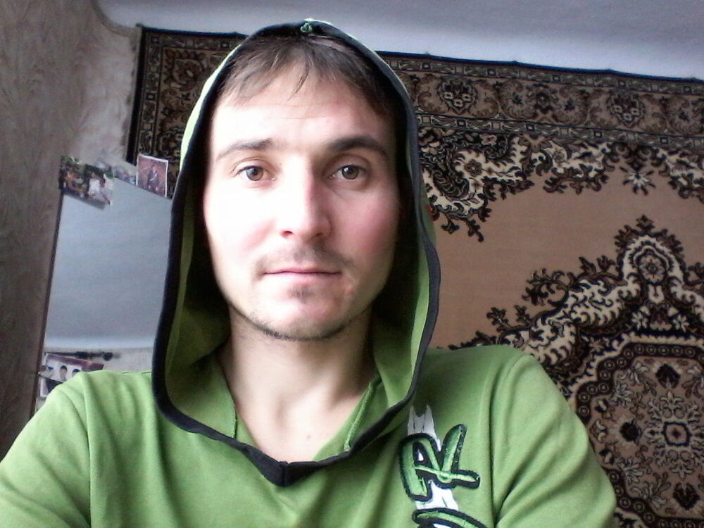 24342535  Vasili, 34 ,    
