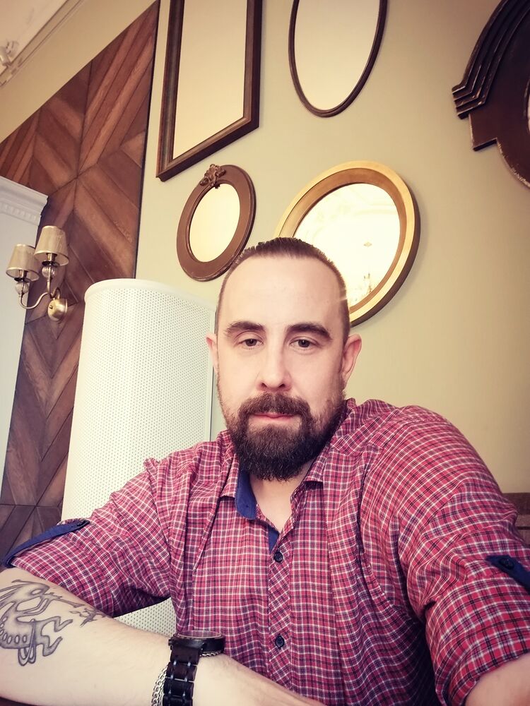  53827755  Eduard, 38 ,    