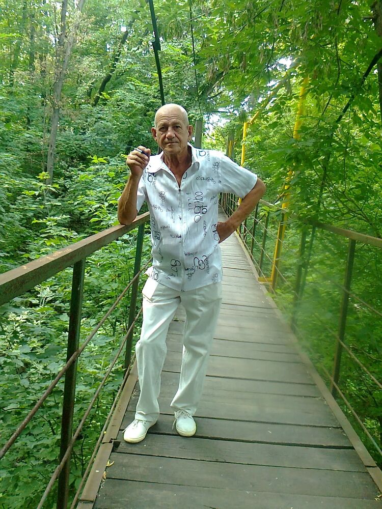  30304125  Nikolay, 69 ,    