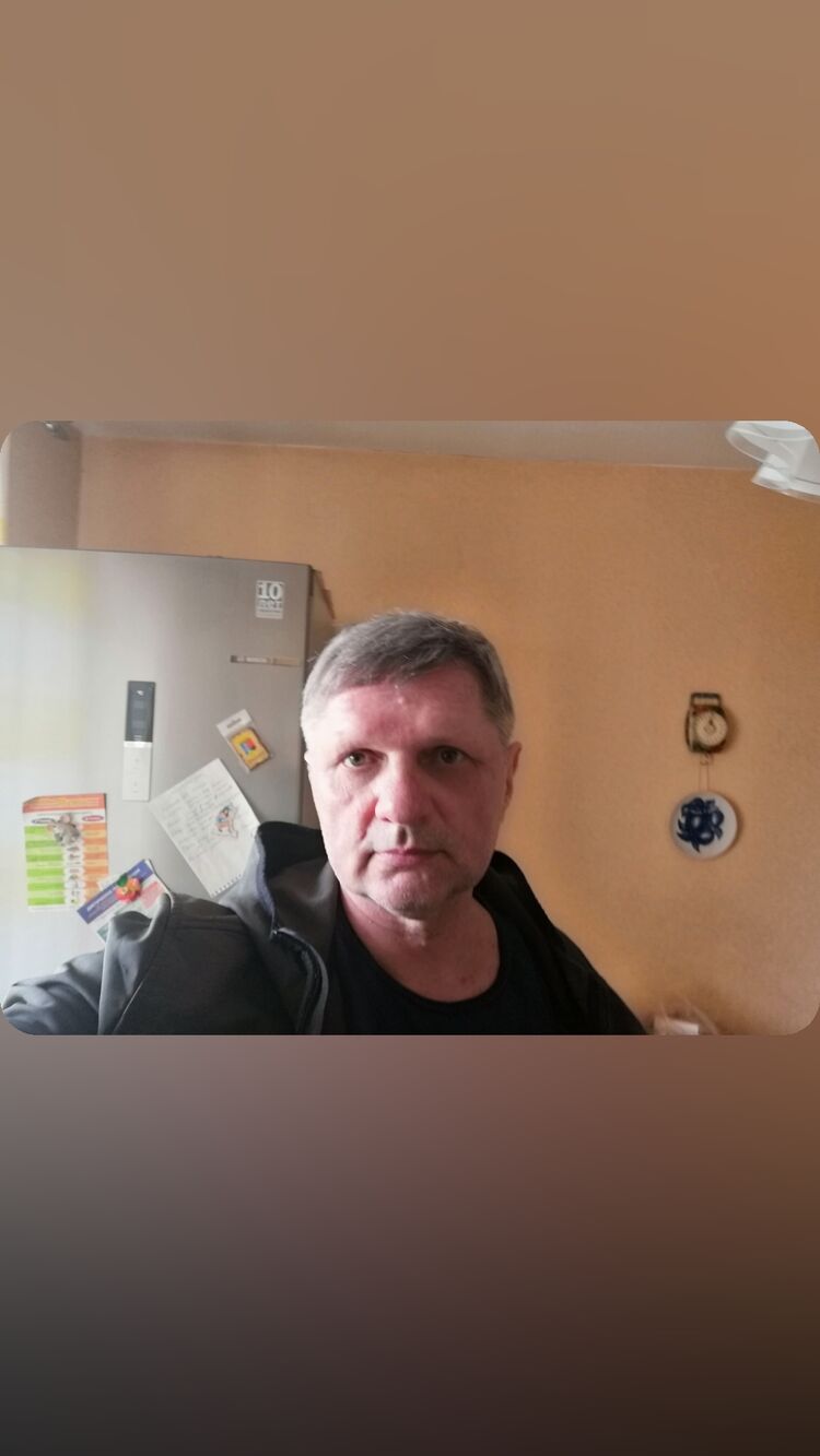  49937625  Igor, 53 ,    
