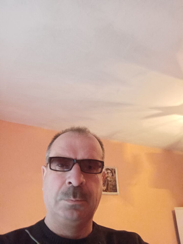  43539335  Ivan, 55 ,    